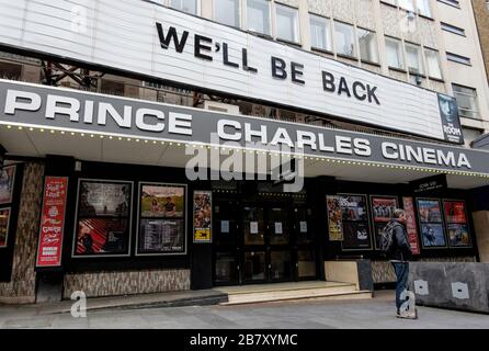 Londres, Royaume-Uni, 18 mars 2020. Le cinéma Prince Charles, une célèbre maison de cinéma indépendante dans le West End de Londres, a fermé temporairement ses portes en raison de la pandémie de Covid-19. Banque D'Images