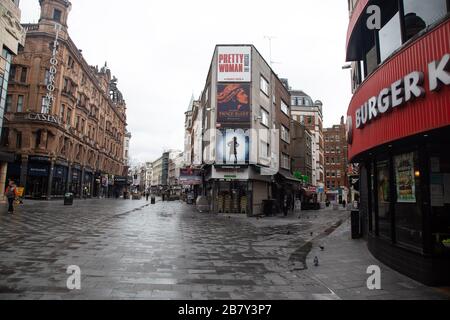 18 mars 2020, Londres : les sites touristiques et les systèmes de transport emblématiques de Londres sont vides car Corona virus conduit les gens hors des rues Banque D'Images