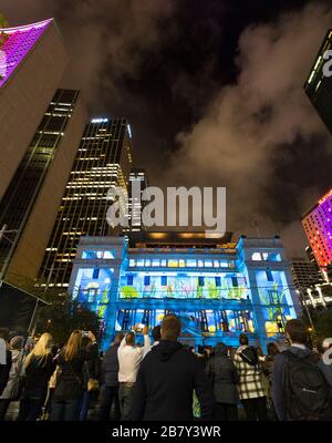 « enchanté Sydney », par le groupe spinifex, Custom House, Circular Quay, au Vivid Festival de Sydney Banque D'Images