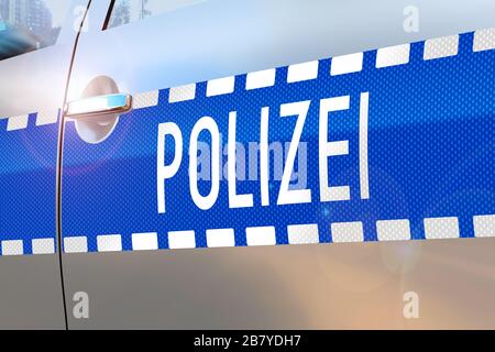 Porte de voiture de police - accident/ crime news/ Breaking news (Polizei - Allemand/ police - Anglais) Banque D'Images