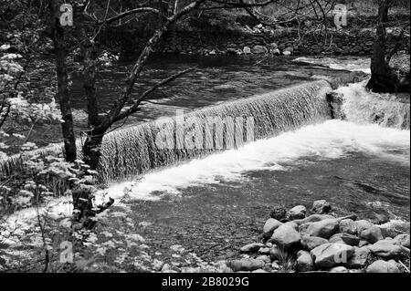 Cascade, Parc national de Dachigam, Srinagar, Cachemire, Jammu-et-Cachemire, Inde, Asie Banque D'Images