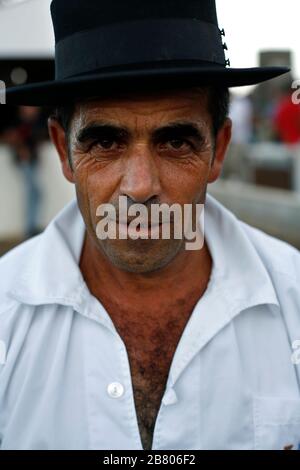 Tourada une corda, fiesta traditionnelle sur l'île de Terceira. Taureaux avec une corde gérée par des bergers dans des villages tout autour de l'île. Îles Açores, Portugal. Banque D'Images