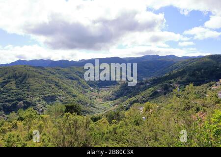 Vue sur la vallée de montagne près d'Agulo, la Gomera, îles Canaries Banque D'Images