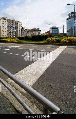 Place Piazzale Loreto, style de vie, COVID 19, virus Corona, Milan, Lombardie, Italie, Europe Banque D'Images