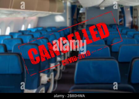 sièges vides en cas d'annulation de vol d'avion à l'aéroport à cause du coronavirus Banque D'Images