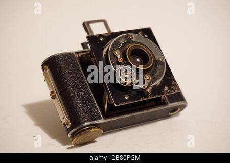 ancien appareil photo et objectif de film photo d'époque, qualité musée Banque D'Images