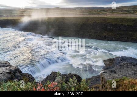 La cascade de Gullfoss au lever du soleil est la plus grande cascade de Gullfoss au lever du soleil est la plus grande cascade d'Islande Banque D'Images