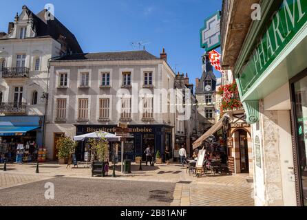 Place Michel Debre dans le centre ville d'Amboise, Val de Loire, France Banque D'Images