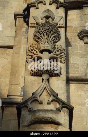 Detalle de la fachada de St. Peter's Abbey, Bath, Somerset, Suroeste de Inglaterra. Banque D'Images
