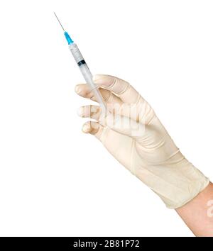 Seringue de maintien de la main isolée sur fond blanc. Seringue avec médicament Banque D'Images