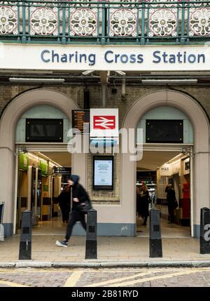 La gare de Charing Cross à Londres. Banque D'Images