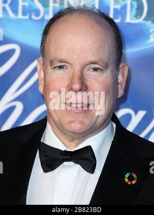 Beverly Hills, États-Unis. 19 mars 2020. (DOSSIER) Prince Albert II de Monaco tests positifs pour Coronavirus COVID-19. Le Palais dit que le Prince Albert II de Monaco teste un nouveau coronavirus positif. BEVERLY HILLS, LOS ANGELES, CALIFORNIE, États-Unis - FÉVRIER 06: Prince Albert II de Monaco arrive à Hollywood 2020 pour le Global Ocean Gala Honoring HSH Prince Albert II de Monaco tenu au Palazzo di Amore le 6 février 2020 à Beverly Hills, Los Angeles, Californie, États-Unis. (Photo de Xavier Collin/image Press Agency) crédit: Image Press Agency/Alay Live News Banque D'Images