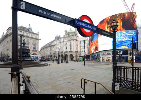 Londres, Royaume-Uni. 19 mars 2020. Le centre de Londres est très calme en raison du coronavirus. Piccadilly Circus crédit: PjrFoto/Alay Live News Banque D'Images