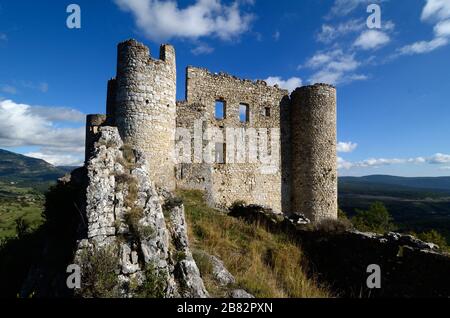 Ruines du Château médiéval ou Château Bargème Var Provence France Banque D'Images