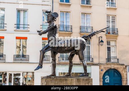 Sculpture en bronze le Centaure de l'artiste Cesar à Paris Banque D'Images