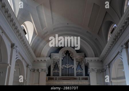 Subiaco, Italie - 23 février 2020: L'organe de l'église de Santa Scolastica, à l'intérieur du monastère bénédictin. Banque D'Images