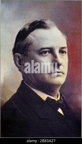 Photo portrait de James Edward Ferguson, le 26ème gouverneur du Texas, du livre "Livre du Texas" de Harry Yandell Benoît et John A. Lomax, 1916. Archives Internet de courtoisie. Remarque : l'image a été colorisée numériquement à l'aide d'un processus moderne. Les couleurs peuvent ne pas être précises sur une période donnée. () Banque D'Images