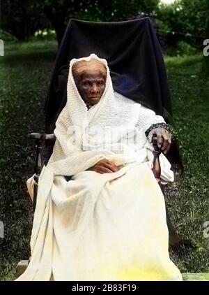 Portrait du militant Harriet Tubman en fin de vie, Auburn, New York, 1911. Avec la permission de la Bibliothèque du Congrès. Remarque : l'image a été colorisée numériquement à l'aide d'un processus moderne. Les couleurs peuvent ne pas être précises sur une période donnée. () Banque D'Images
