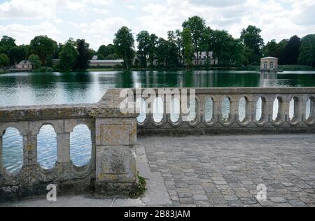 Étang et jardin de Fontainebleau Palace.Seine-et-Marne.France Banque D'Images