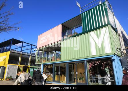 Buck Street Market, le nouveau marché branché de conteneurs d'expédition recyclés de Camden, dans le nord de Londres, au Royaume-Uni Banque D'Images