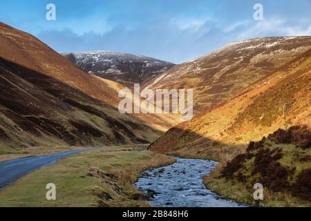 Mennock Pass dans la lumière d'hiver du soir, dans les collines de Lowther, Dumfries et Galloway, en Écosse Banque D'Images