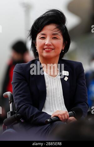 Matsushima, Japon. 20 mars 2020. Aki Taguchi Relais de la flamme de Tokyo 2020 l'ambassadeur officiel assiste à la cérémonie d'arrivée de la flamme olympique à la Force aérienne d'autodéfense du Japon (JASDF) à la base de Matsushima dans la préfecture de Miyagi. Les membres du Comité d'organisation des Jeux Olympiques et Paralympiques de Tokyo (Tokyo 2020) ont reçu la flamme olympique après le retour de la Grèce du relais de la flamme olympique de Tokyo 2020 avec le symbole des Jeux Olympiques. Crédit: Rodrigo Reyes Marin/ZUMA Wire/Alay Live News Banque D'Images