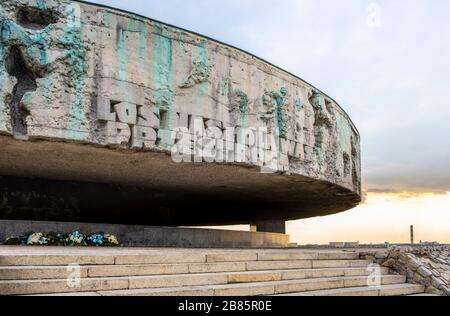 Lublin, Lubelskie / Pologne - 2019/08/17: Mausolée de Majdanek KL Lublin Nazis concentration et extermination camp - Konzentrationslager Lublin Banque D'Images