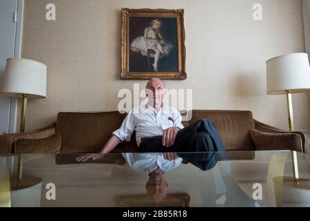 Stockholm, Suède. 13 mai 2013. ***PHOTO DU FICHIER*** la légende tchèque du hockey Vladimir Zabrodsky est vue dans son appartement à Stockholm, Suède, le 13 mai 2013. Crédit: Vit Simanek/CTK photo/Alay Live News Banque D'Images