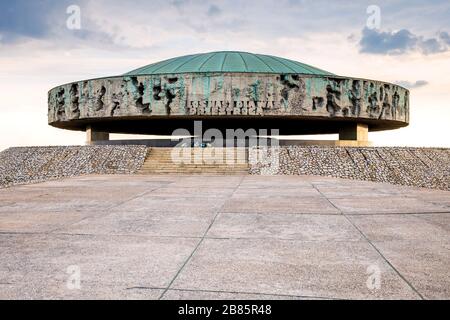 Lublin, Lubelskie / Pologne - 2019/08/17: Mausolée de Majdanek KL Lublin Nazis concentration et extermination camp - Konzentrationslager Lublin Banque D'Images