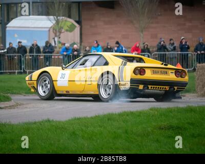 Ferrari 308 GTB Rally car sur une scène au salon automobile Race Retro 2020 Banque D'Images