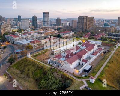 Vue aérienne de Constitution Hill dans le centre-ville de Johannesburg, en Afrique du Sud Banque D'Images