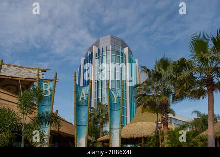 Orlando, Floride. 10 mars 2020. Vue partielle sur Cabana Bay Hotel depuis Volcano Bay dans la région de Universal Studios Banque D'Images