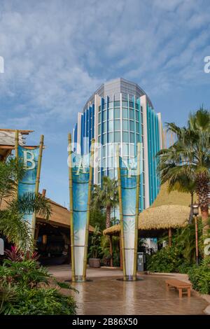 Orlando, Floride. 10 mars 2020. Vue partielle sur Cabana Bay Hotel depuis Volcano Bay dans la région de Universal Studios Banque D'Images