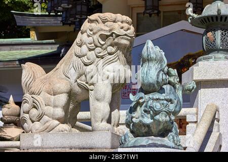 Sculptures de tigre près de l'entrée Banque D'Images