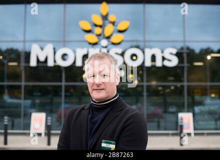 David Potts, PDG de Morrisons, au magasin Morrisons St Ives de Cambridgeshire. Banque D'Images