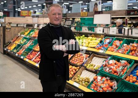 David Potts, PDG de Morrisons, au magasin Morrisons St Ives de Cambridgeshire. Banque D'Images