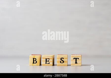 le mot le mieux fait de lettres sur des cubes en bois Banque D'Images