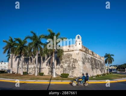 Galeria y Museo de Arte Popular à Baluarte de San Pedro à Campeche, Yucatan, Mexique Banque D'Images