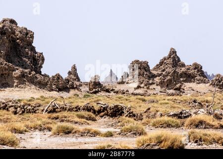 Afrique, Djibouti, Lac Abbe. Vue sur le paysage Moonlike de la formation de roches dans le lac Abbe. Banque D'Images