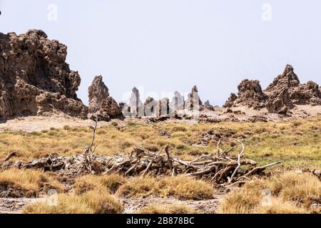 Afrique, Djibouti, Lac Abbe. Vue sur le paysage Moonlike de la formation de roches dans le lac Abbe. Banque D'Images