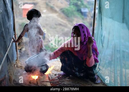 Rohingya; un conte de brutalité d'un noble lauréat de la paix Banque D'Images