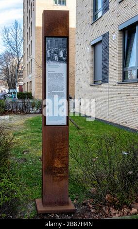 Mémorial de Bernd Lünser - un étudiant en génie qui est mort tout en essayant de sauter à Berlin Ouest après le mur est allé en 1961. Mitte, Berlin Banque D'Images