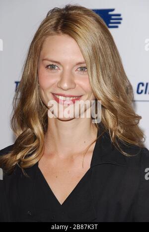 Claire Danes au dîner annuel de la clinique gratuite de Los Angeles pour honorer Paramount Pictures Co-présidente et chef de la direction Brad Gray, tenu au Beverly Hilton à Beverly Hills, CA. L'événement a eu lieu le lundi 20 novembre 2006. Photo par: SBM / PictureLux - référence de fichier # 33984-9538SBMPLX Banque D'Images