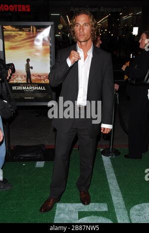 Matthew McConaughey à la première de « nous sommes Marshall » qui s'est tenue au théâtre chinois de Grauman à Hollywood, Californie. L'événement a eu lieu le jeudi 14 décembre 2006. Photo par: SBM / PictureLux - référence de fichier # 33984-9820SBMPLX Banque D'Images