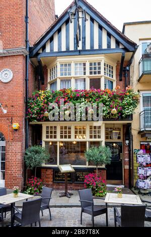 The Carpenter's Arms Pub près de Windsor Castle, Windsor, Berkshire, Angleterre, Royaume-Uni Banque D'Images