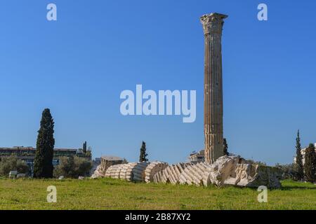 Temple des ruines de Zeus Olympian à Athènes, Grèce Banque D'Images