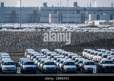Usine VW, Emden, voitures neuves, en attente d'expédition, Basse-Saxe, Allemagne, Banque D'Images