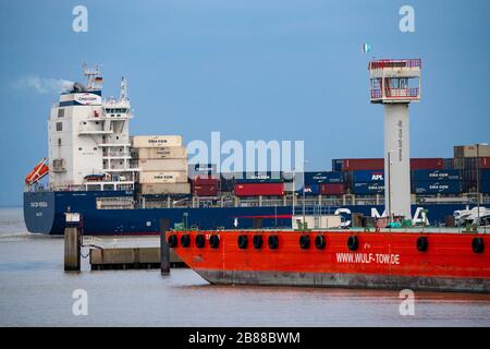 CMA CGM PREGOLIA , navire à conteneurs sous le pavillon de Malte, dans l'estuaire d'Elbe, Cuxhaven, Basse-Saxe, Allemagne, Banque D'Images