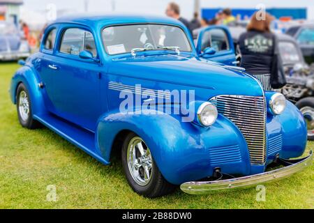 Bray, Irlande, juin 2018 spectacle Bray Vintage car Club, exposition de voitures rétro en plein air. Bleu foncé Chrysler Royal de 1938 Banque D'Images
