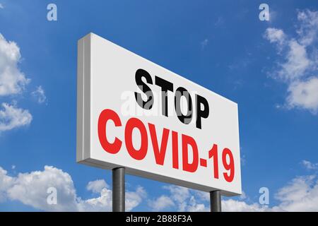 Message « Top Coronavirus » sur le grand panneau publicitaire. COVID-19 alerte bannière sur le ciel incroyable et nuages autour de lui. Éclosion de COVID-19. 2019 concept de Coronavirus, f Banque D'Images